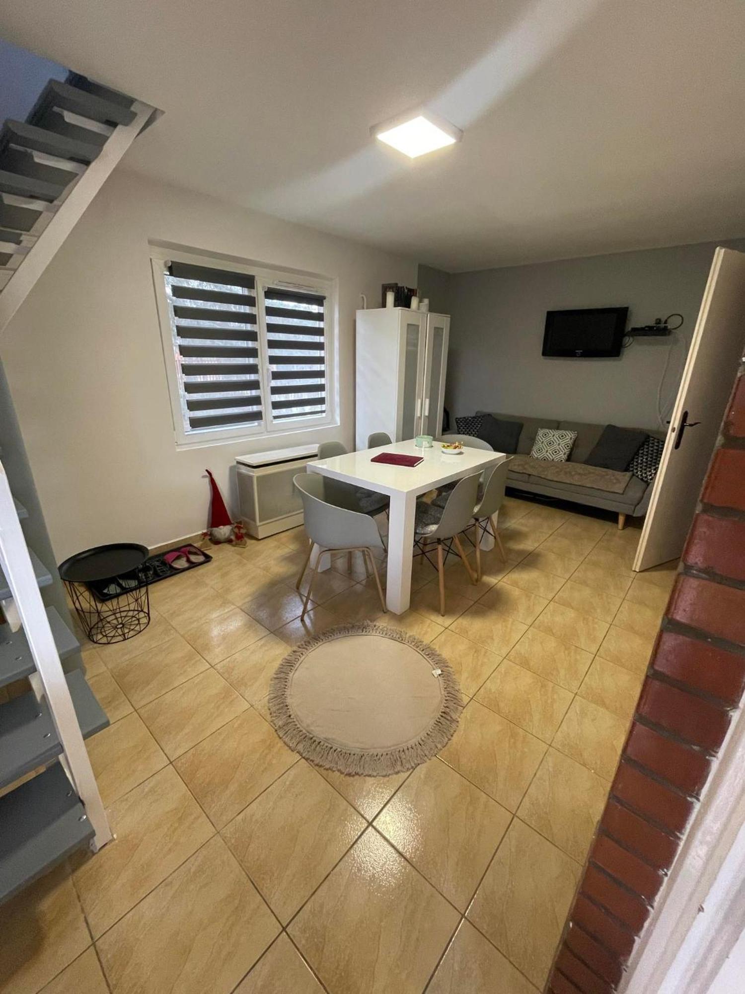 Chill Apartman Orosháza Exteriör bild